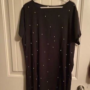 Scalloped detailed trim dress with pearls.
